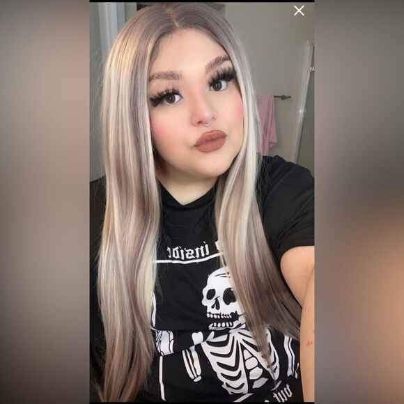 Highlight Ash Blonde Lace Front Wigs - Picture 2 of 8